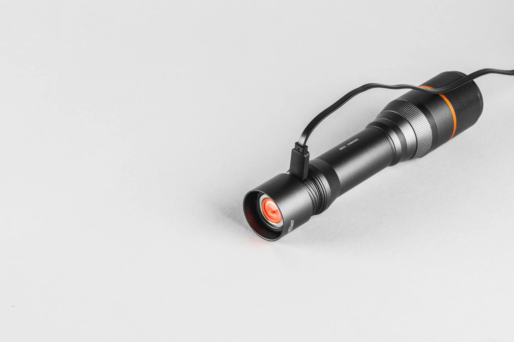 Nebo DaVinci 1000 Lumen Rechargeable Flashlight 5 Nebo DaVinci 1000 Lumen Rechargeable Flashlight - Image 3